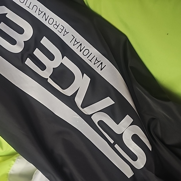 Rare Nasa wind breaker pull over  jacket #volt size medium - Picture 11 of 13